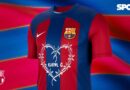 El FC Barcelona con el Logo de Karol G en la camiseta